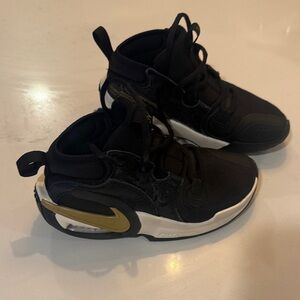 Nike Boys Black and Gold Basketball Sneakers - 1.5Y